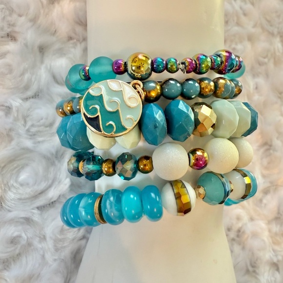 Elegant Multicolor Beaded Handmade Bracelet Set - Picture 1 of 4